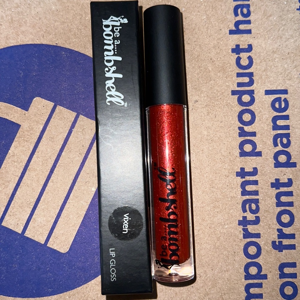 Be a Bombshell Lip Gloss - Hooked